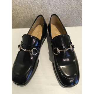 グッチ(GUCCI)のGUCCI　ローファー　35C　ブラック(ローファー/革靴)