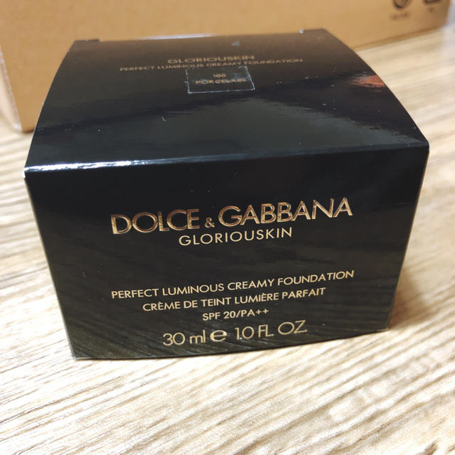 D&G グロリアスキンパーフェクトルミナス クリーミーファンデーションベースメイク/化粧品