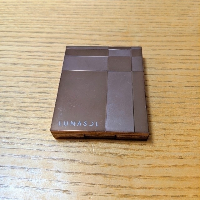 LUNASOL(ルナソル)のLUNASOL　アイシャドウ　スターシャワーアイズ05 コスメ/美容のベースメイク/化粧品(アイシャドウ)の商品写真