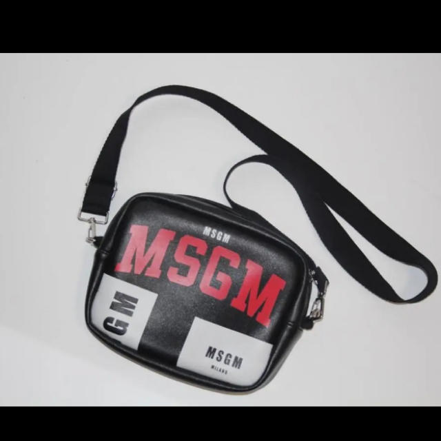 MSGM(エムエスジイエム)のMSGM ショルダーバッグ　リバーシブル メンズのバッグ(ショルダーバッグ)の商品写真