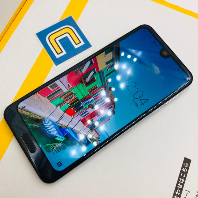 AQUOS(アクオス)の2-5718 中古！SIMFREE  AQUOS R2 SHV42  スマホ/家電/カメラのスマートフォン/携帯電話(スマートフォン本体)の商品写真