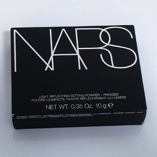 NARS(ナーズ)のNARS ナーズ ライトリフレクティング セッティングパウダー プレストN 【1 コスメ/美容のベースメイク/化粧品(フェイスパウダー)の商品写真