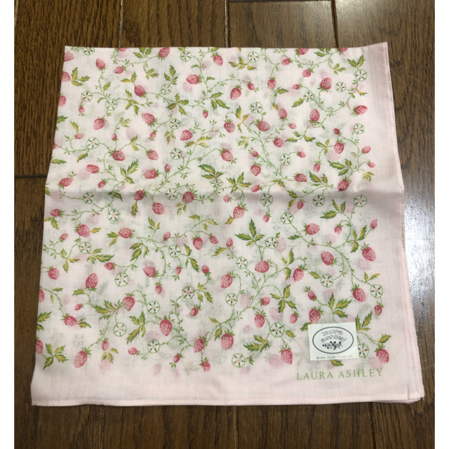 LAURA ASHLEY(ローラアシュレイ)のLAURA ASHLEY フォトスタンド・ハンカチセット レディースのファッション小物(ハンカチ)の商品写真