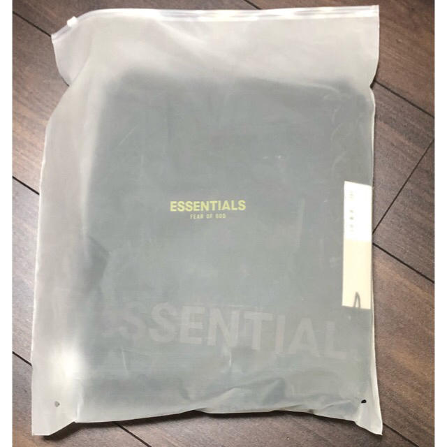 FEAR OF GOD(フィアオブゴッド)のFOG Essentials  エッセンシャルズパーカー ブラック XS メンズのトップス(Tシャツ/カットソー(半袖/袖なし))の商品写真