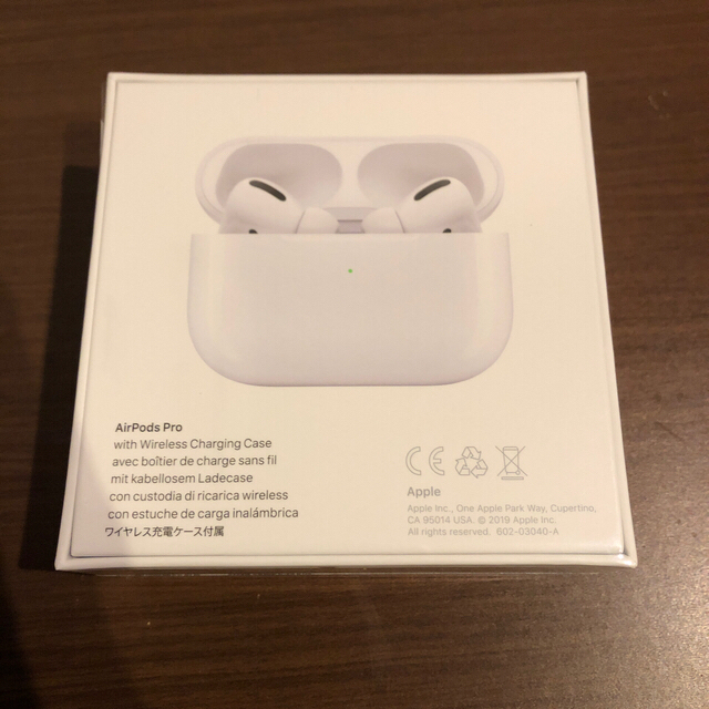 Apple(アップル)の【国内正規品】Apple AirPods Pro エアポッズプロ　エアポッツプロ スマホ/家電/カメラのオーディオ機器(ヘッドフォン/イヤフォン)の商品写真