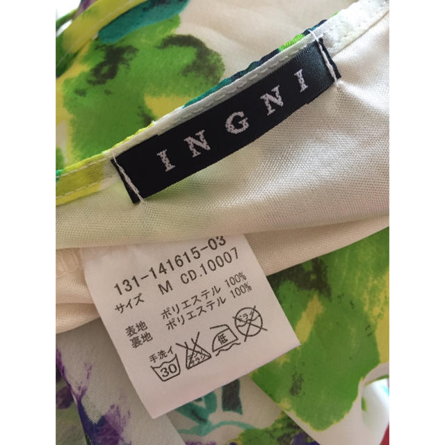 INGNI(イング)の美品　花柄　イング  チュニック レディースのトップス(チュニック)の商品写真