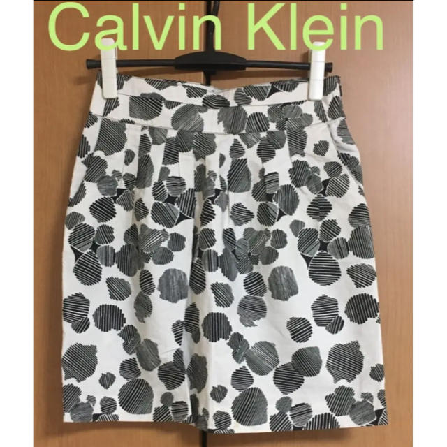 Calvin Klein(カルバンクライン)の【Calvin Klein】タックスカート レディースのスカート(ミニスカート)の商品写真