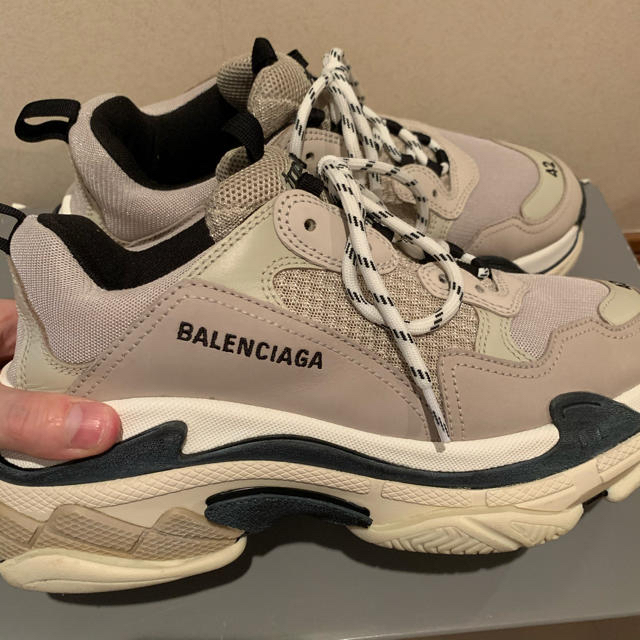 Balenciaga(バレンシアガ)のBALENCIAGA tripleS バニラ 42 メンズの靴/シューズ(スニーカー)の商品写真