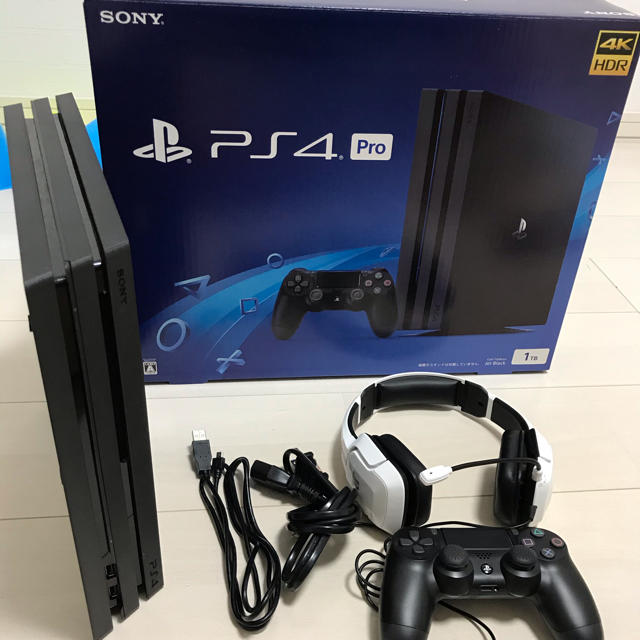 PS4 Pro 1TB ジェットブラック　美品