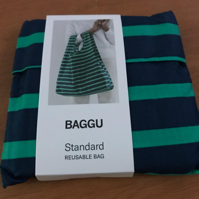 STANDARD BAGGU ストライプ ネイビー×アロエグリーン レディースのバッグ(エコバッグ)の商品写真