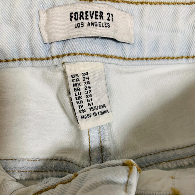 FOREVER 21(フォーエバートゥエンティーワン)のFOREVER21 H&M ダメージジーンズ セット売り レディースのパンツ(デニム/ジーンズ)の商品写真