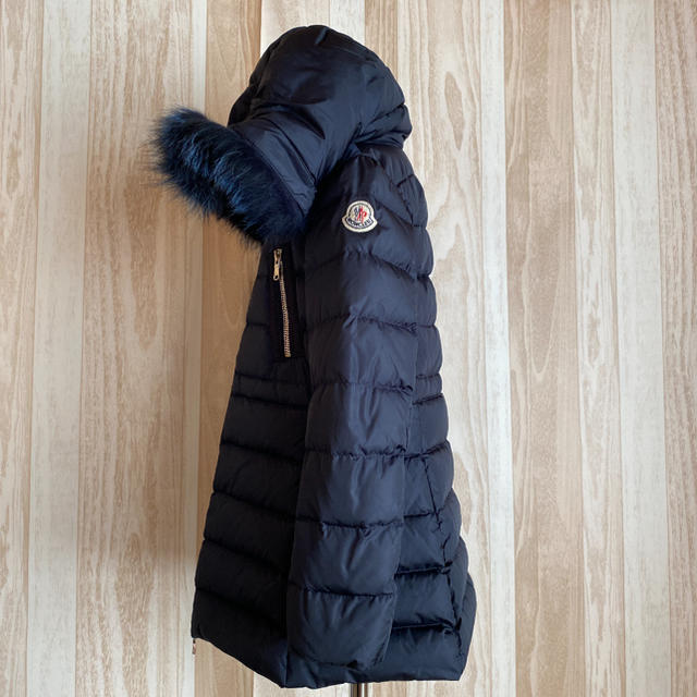 MONCLER(モンクレール)のモンクレールキッズ8a130㎝ キッズ/ベビー/マタニティのキッズ服女の子用(90cm~)(ジャケット/上着)の商品写真