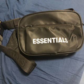 フィアオブゴッド(FEAR OF GOD)のESSENTIALS ショルダーバッグ(ショルダーバッグ)