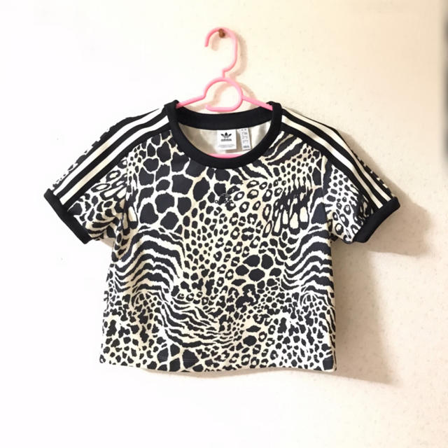 adidas(アディダス)の★美品★ Animal Print T-shirt In Black アディダス レディースのトップス(Tシャツ(半袖/袖なし))の商品写真