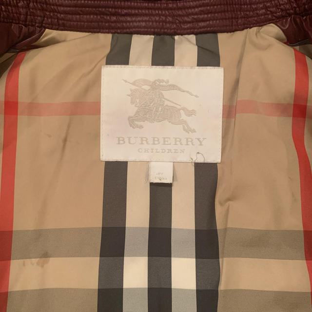 BURBERRY(バーバリー)のバーバリー ダウン コート ジャケット 8歳 128㎝ キッズ/ベビー/マタニティのキッズ服女の子用(90cm~)(コート)の商品写真