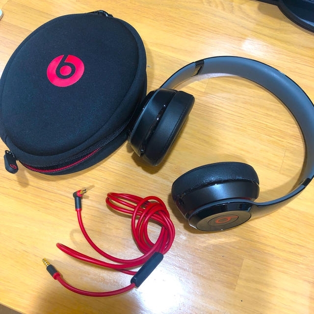 Beats by Dr Dre(ビーツバイドクタードレ)のbeats solo2 Wireless ワイヤレスヘッドホン B0534 スマホ/家電/カメラのオーディオ機器(ヘッドフォン/イヤフォン)の商品写真