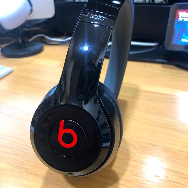 Beats by Dr Dre(ビーツバイドクタードレ)のbeats solo2 Wireless ワイヤレスヘッドホン B0534 スマホ/家電/カメラのオーディオ機器(ヘッドフォン/イヤフォン)の商品写真