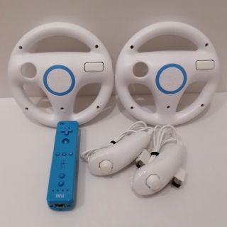 ウィー(Wii)の[動作確認、クリーニング済み] Wiiハンドル2個＋リモコン1個＋ヌンチャク2個(その他)