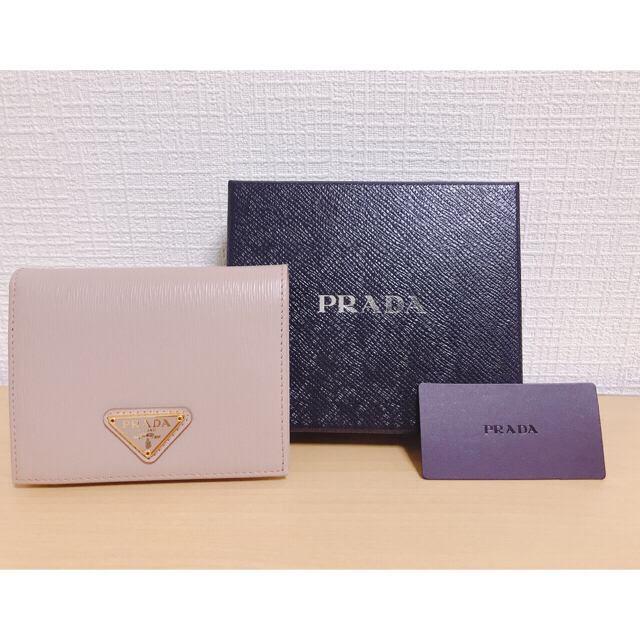 PRADA(プラダ)の☆ai様専用☆ PRADA プラダ 二つ折りミニ財布CIPRIA ピンクベージュ レディースのファッション小物(財布)の商品写真