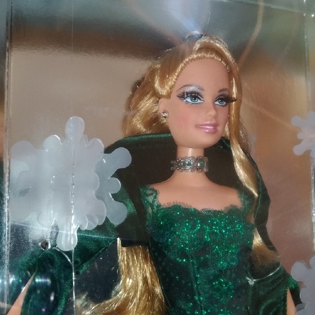 Barbie(バービー)の【未開封】バービー　ホリデー　2004　エディション キッズ/ベビー/マタニティのおもちゃ(ぬいぐるみ/人形)の商品写真