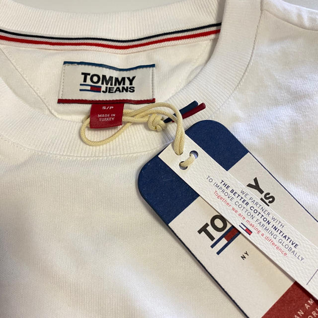 TOMMY HILFIGER(トミーヒルフィガー)の【新品、未使用】トミー　ジーンズ　定番　ロゴ　Tシャツ　半袖　Sサイズ メンズのトップス(Tシャツ/カットソー(半袖/袖なし))の商品写真