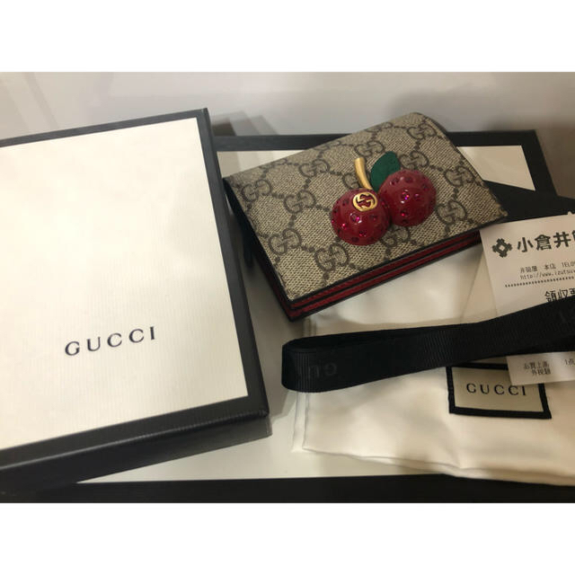 Gucci - GUCCI チェリー(さくらんぼ) 付き GGスプリーム キャンバスの