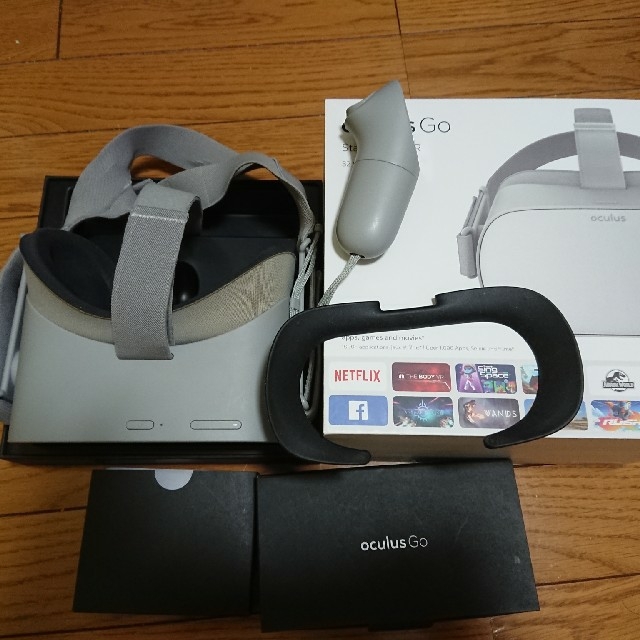 oculus go 32GB エンタメ/ホビーのゲームソフト/ゲーム機本体(家庭用ゲーム機本体)の商品写真