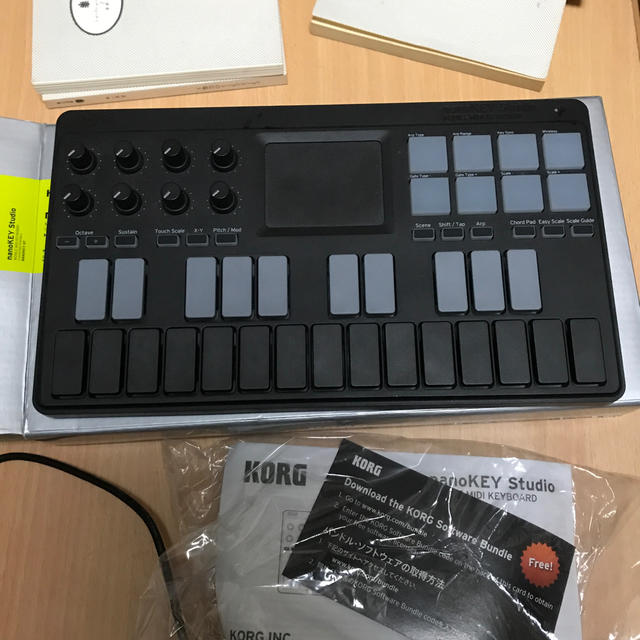 KORG(コルグ)のKORG nanoKEY Studio 箱 取説 ソフトウェア付き 楽器のDTM/DAW(MIDIコントローラー)の商品写真