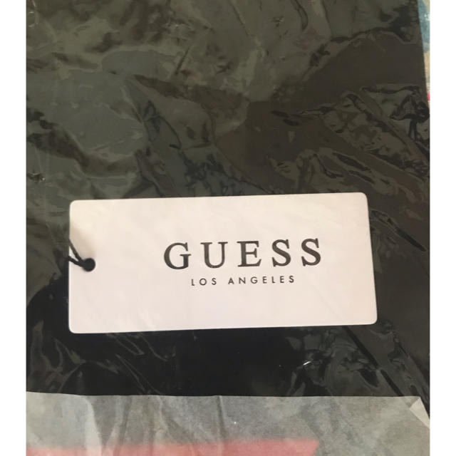 GUESS(ゲス)のSALE 10/11まで 新品 GUESS レディース ブラック サイズXS レディースのトップス(Tシャツ(半袖/袖なし))の商品写真