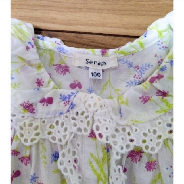 Seraph(セラフ)のSeraphブラウス100㎝　(女の子) キッズ/ベビー/マタニティのキッズ服女の子用(90cm~)(Tシャツ/カットソー)の商品写真