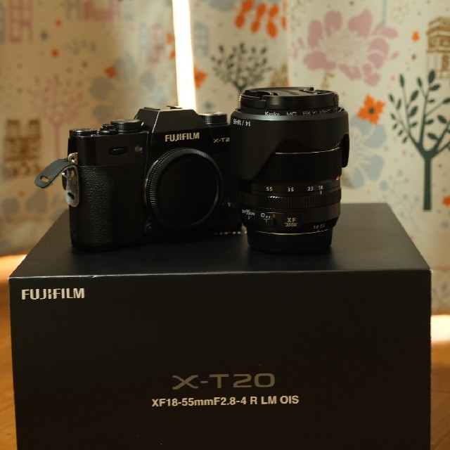 富士フイルム(フジフイルム)の富士フィルム　Ｘ−Ｔ20  レンズキット スマホ/家電/カメラのカメラ(ミラーレス一眼)の商品写真