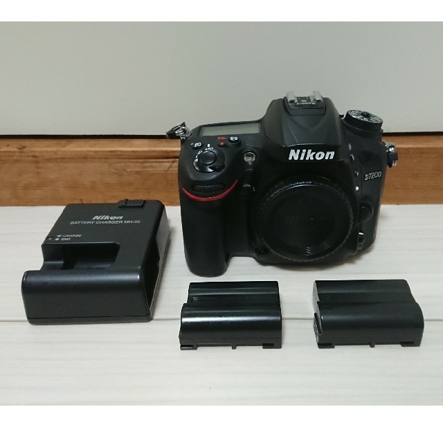 Nikon D7200 本体+バッテリー2つ