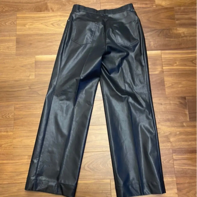 JOHN LAWRENCE SULLIVAN(ジョンローレンスサリバン)のサリバン　VEGAN LEATHER WIDE PANTS メンズのパンツ(その他)の商品写真