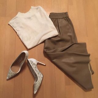 ザラ(ZARA)のZARAフェイクレザー ガウチョ(キュロット)