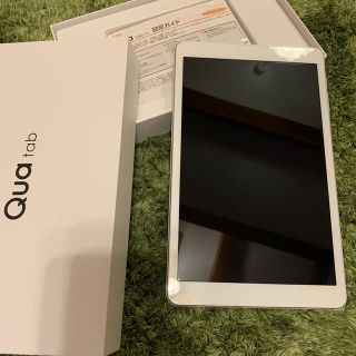 エーユー(au)のQua tab 02  au(タブレット)