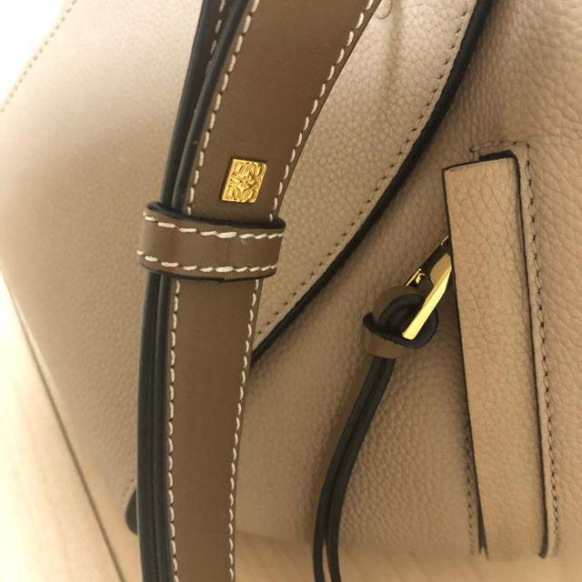 LOEWE(ロエベ)のhashi hashi 様専用　ロエベ  ハンモックスモール レディースのバッグ(ハンドバッグ)の商品写真