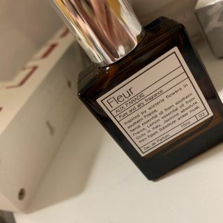 オゥパラディ(AUX PARADIS)のAUX PARADIS パルファムオゥパラディ フルール　15ml(香水(女性用))