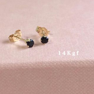 プラージュ(Plage)の14Kgf／K14gfブラックスピネル一粒ピアス／天然石ピアス 3ミリ ゴールド(ピアス)