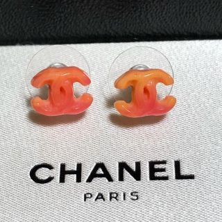 シャネル(CHANEL)の✨超美品✨ CHANEL ＊ 珊瑚 ピアス ♡正規品♡(ピアス)