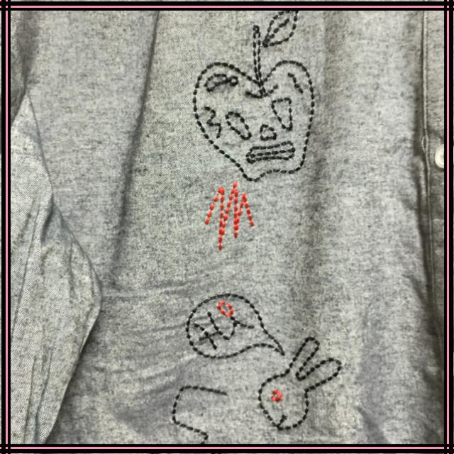 ScoLar(スカラー)のなつみさんScoLar  刺繍シャツ  レディースのトップス(シャツ/ブラウス(長袖/七分))の商品写真