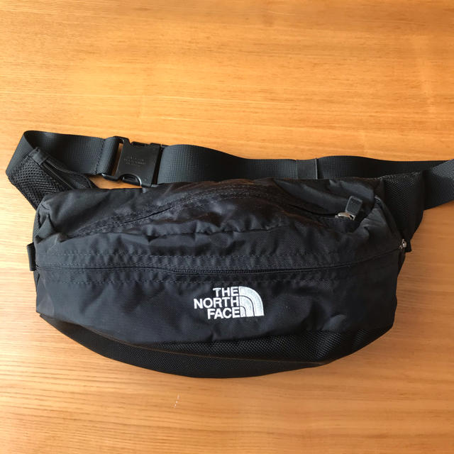 THE NORTH FACE(ザノースフェイス)のノースフェイス　ショルダーバック メンズのバッグ(ショルダーバッグ)の商品写真