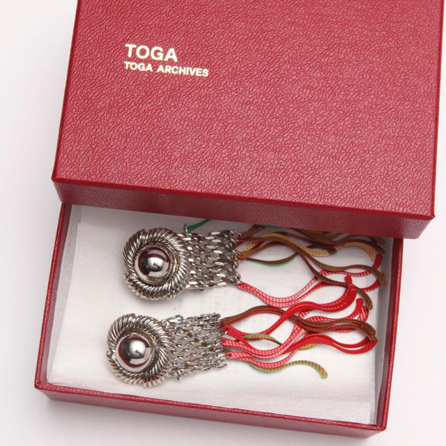 TOGA(トーガ)のTOGA メタルモチーフイヤリング　新品 レディースのアクセサリー(イヤリング)の商品写真