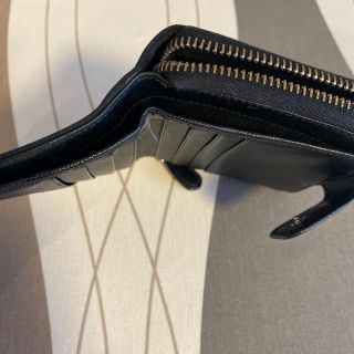 PRADA 二つ折り財布