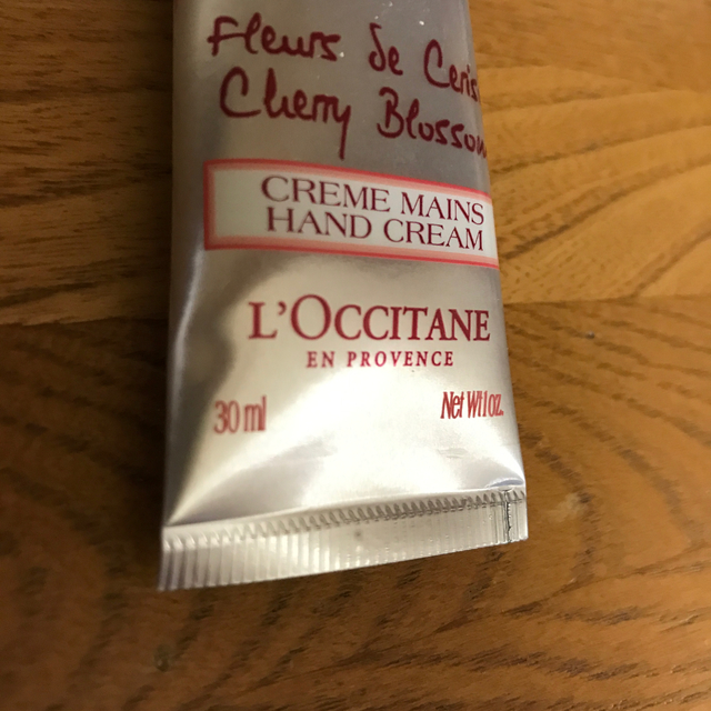 L'OCCITANE(ロクシタン)の新品未開封❣️ ロクシタン CB ソフトハンドクリームチェリーブロッサム30ml コスメ/美容のボディケア(ハンドクリーム)の商品写真