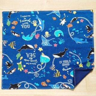 [ハンドメイド]30×35 海 の 生き物 × 紺 ランチョンマット(外出用品)