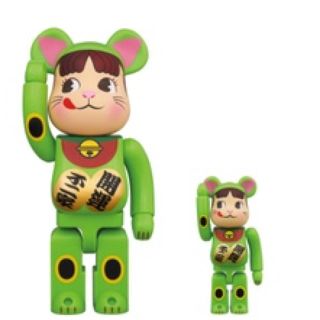 メディコムトイ(MEDICOM TOY)の新品　BE@RBRICK ペコちゃん　蛍光グリーン　100% & 400%(その他)