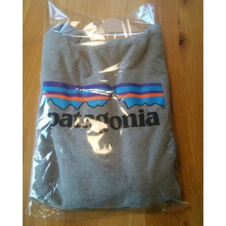 パタゴニア(patagonia)のパタゴニア patagonia パーカー p-6LogoUprisalHoody(パーカー)