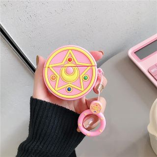 セーラームーン☾ブローチ AirPodsProケース ピンク リングストラップ(ヘッドフォン/イヤフォン)