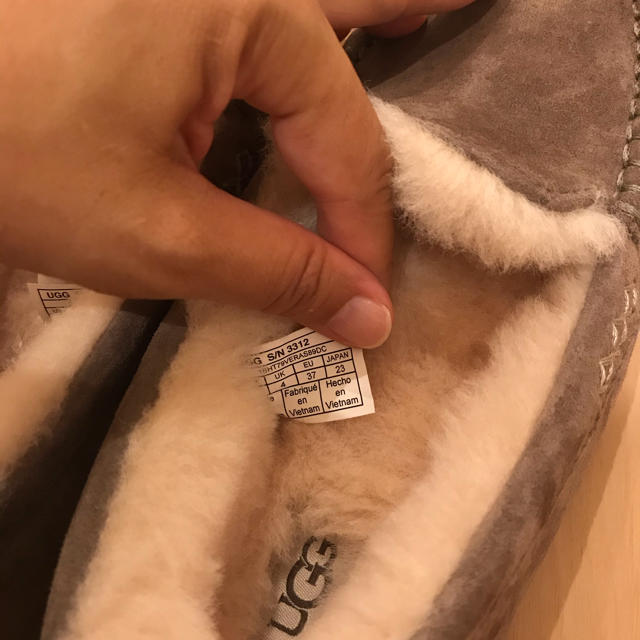 UGG(アグ)の専用！新品！UGGアンスレー23センチ レディースの靴/シューズ(スリッポン/モカシン)の商品写真