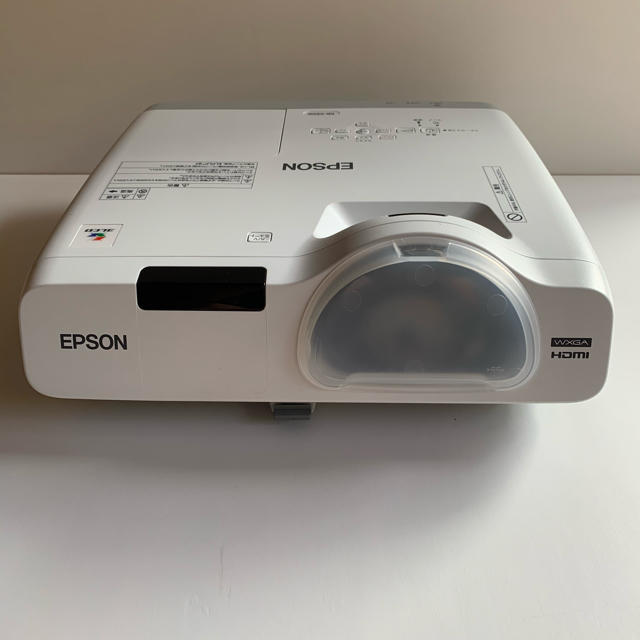 EPSON(エプソン)の超美品 エプソン プロジェクター EB-535W (デスクトップ型超短焦点) スマホ/家電/カメラのテレビ/映像機器(プロジェクター)の商品写真